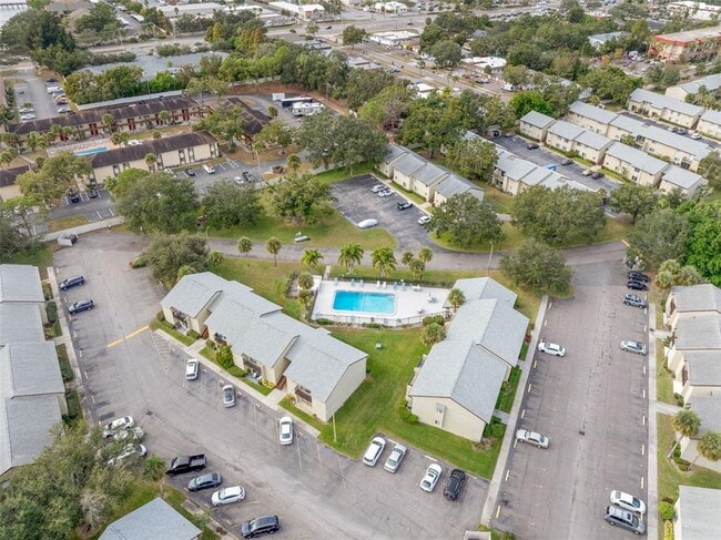 Building Photo - 4215 E Bay Dr