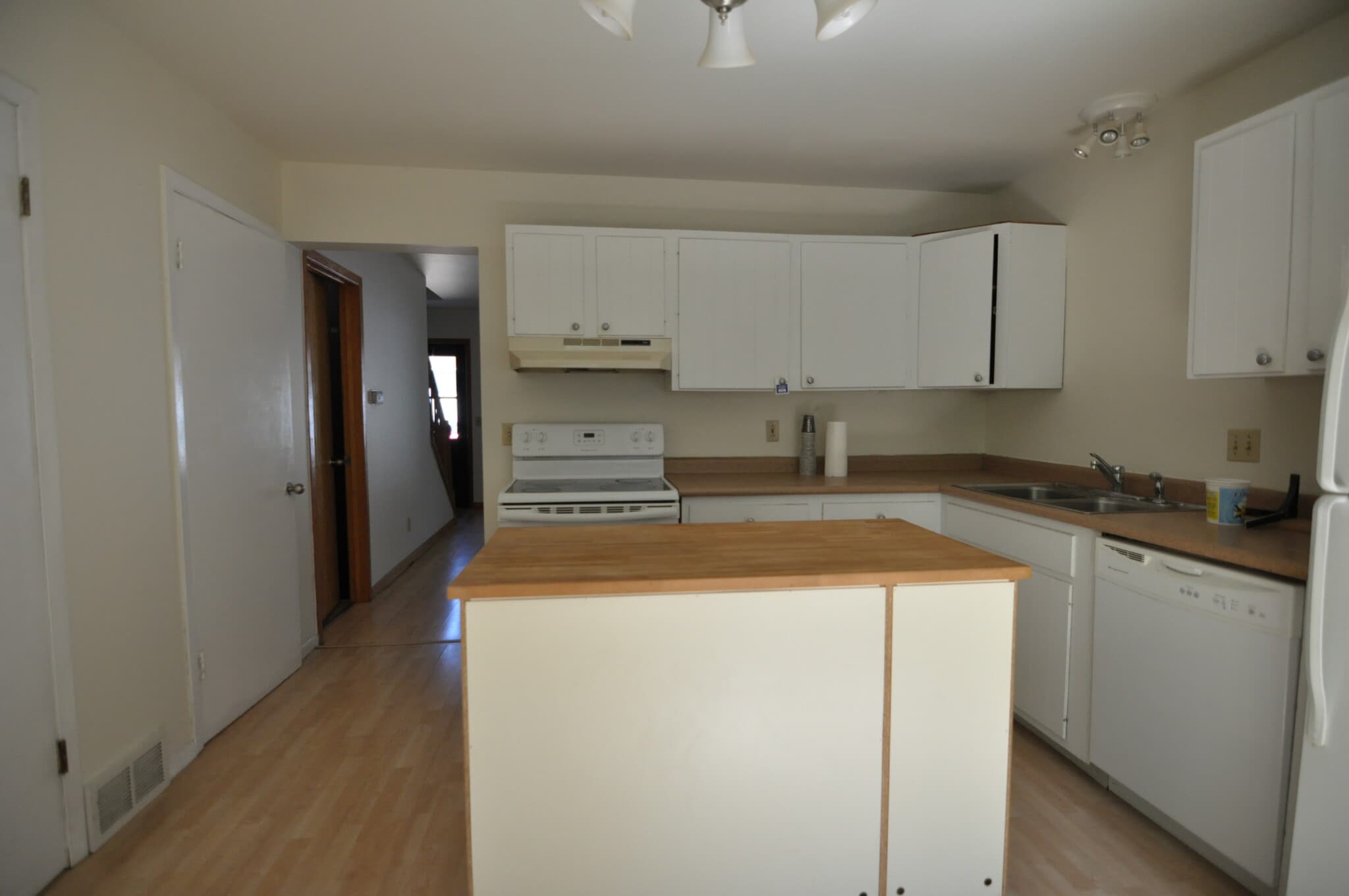 Building Photo - 46 Lakewood Garden Ln