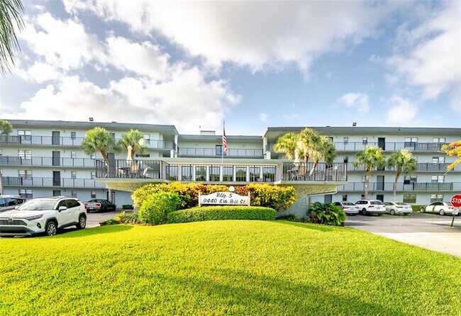 Primary Photo - 9440 SW 8th St