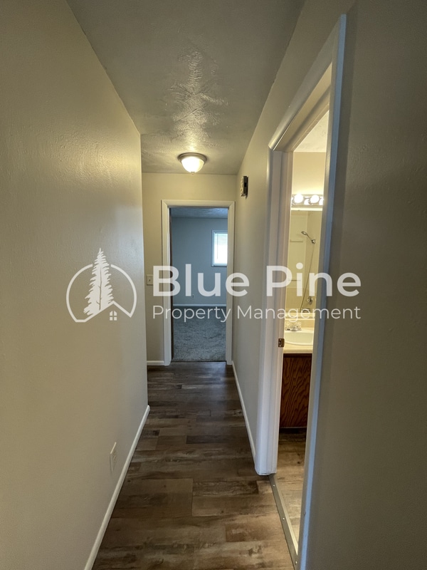 Building Photo - 678 Foster Dr