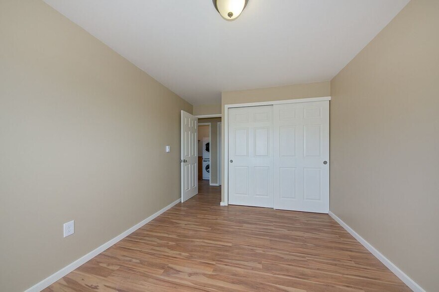 Building Photo - 11300 5th Ave NE