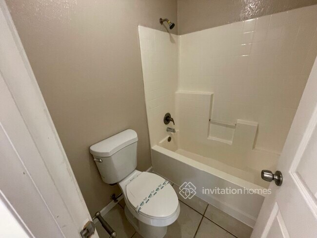 Building Photo - 781 Hillview St