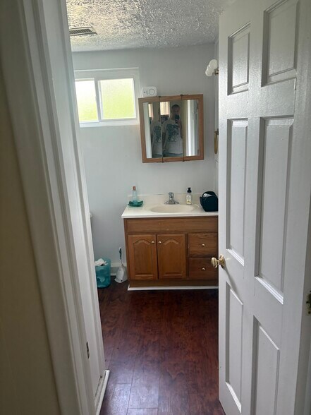 Building Photo - 551 Lexington Ave