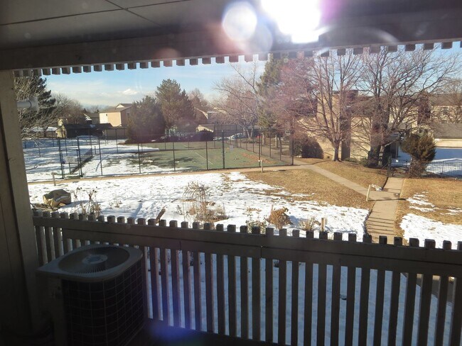 Building Photo - 3 bed 2 bath Condo in Centennial!