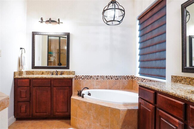 Building Photo - 102 Indigo Run Cove