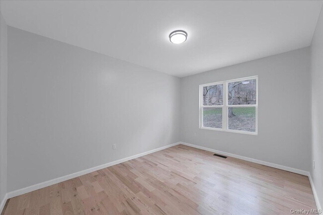 Building Photo - 1435 NY-208