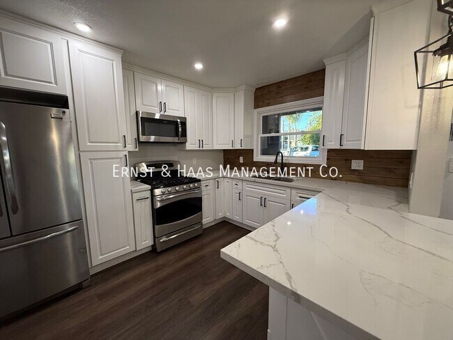 Building Photo - 1120 East E Street