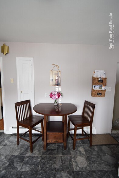 Building Photo - 416 Baker St