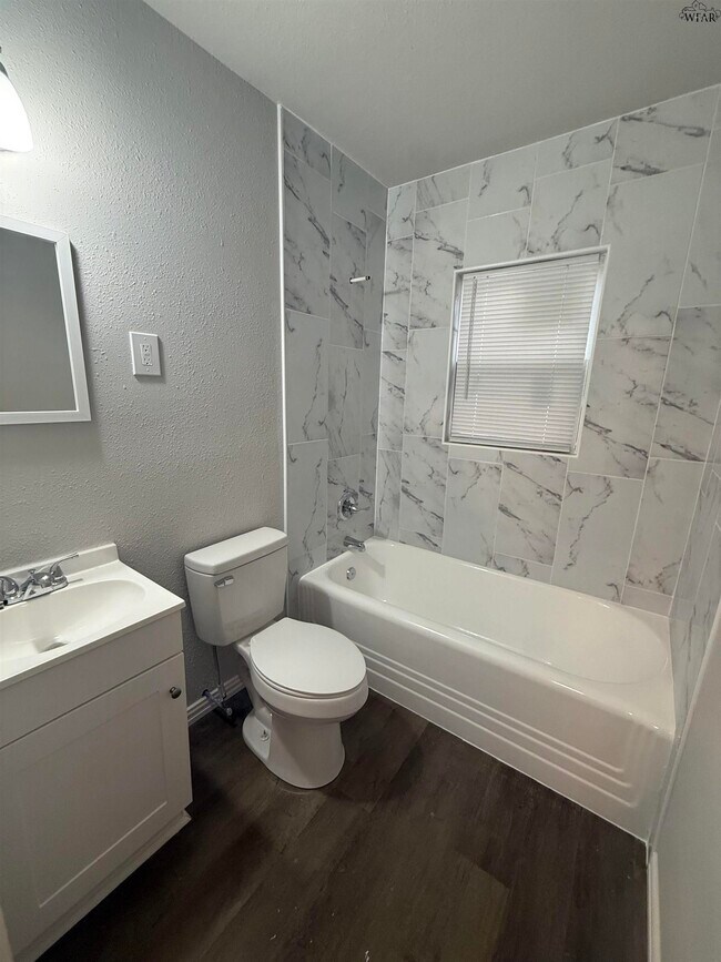 Building Photo - 3102 Ave K