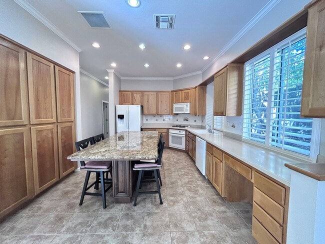 Building Photo - Incredible Four Bedroom Two Bathroom Home in Serrano Village