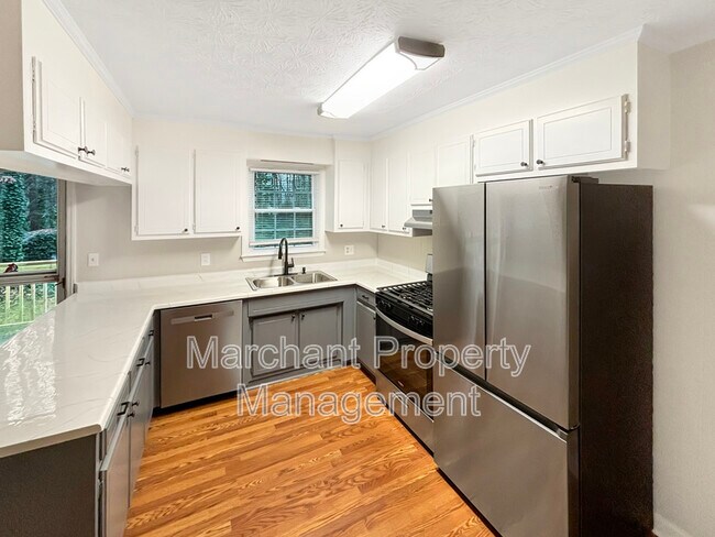 Building Photo - 15 Wood Cir