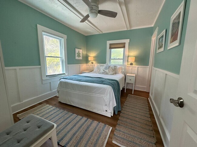 Building Photo - GULFPORT FURN. COTTAGE 2/2 EIGHT MONTH RENTAL MAY 1, 2026-JAN. 3, 2027