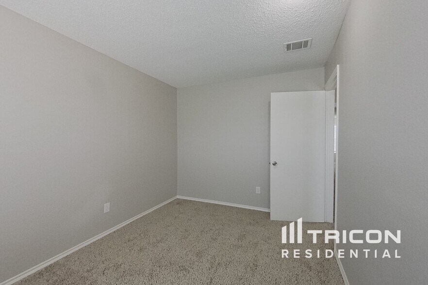 Building Photo - 6209 Winnebago Ct