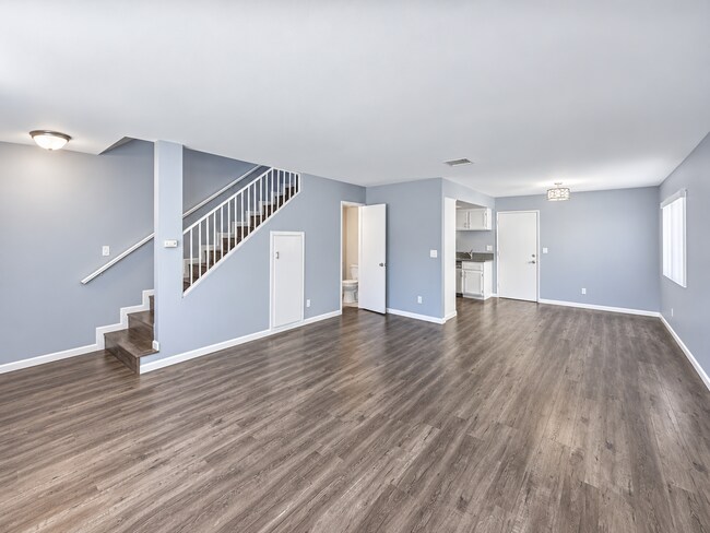 Building Photo - 20703 Roseton Ave