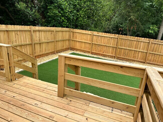 Building Photo - 361 Cameron St SE