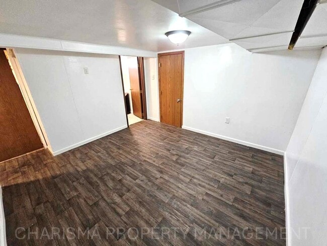 Building Photo - 805 4th St