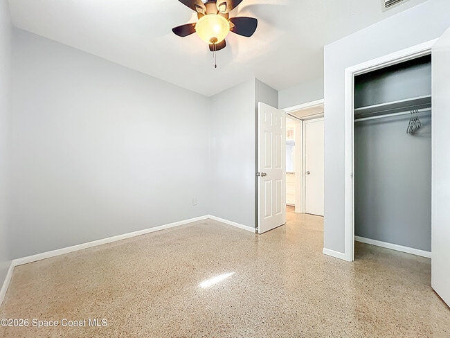 Building Photo - 1706 Cambridge Dr