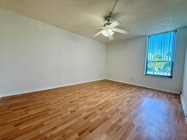 Building Photo - 7173 Orange Dr