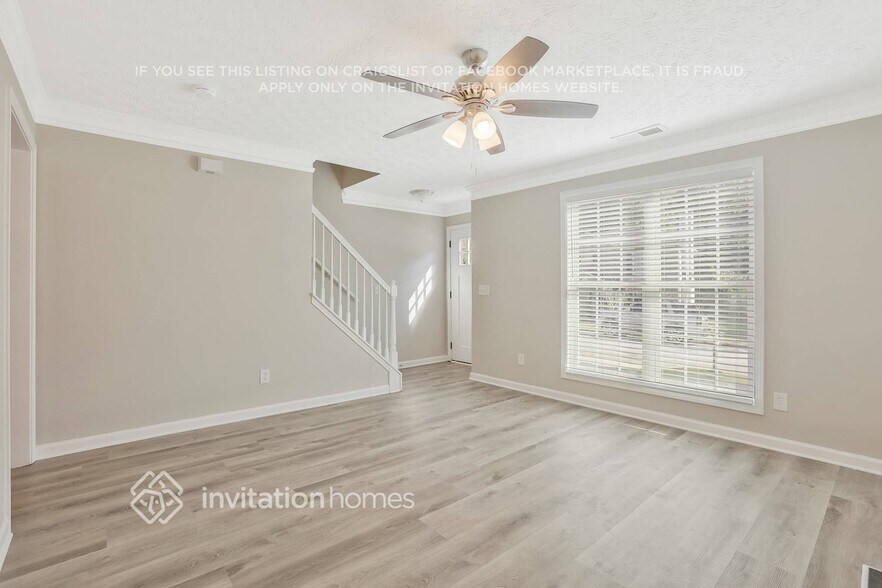 Building Photo - 3974 Riverside Pkwy