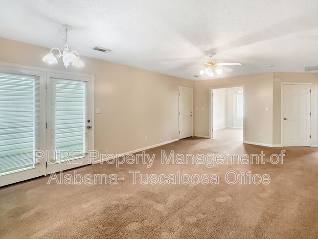Building Photo - 1368 Southern Gardens Dr