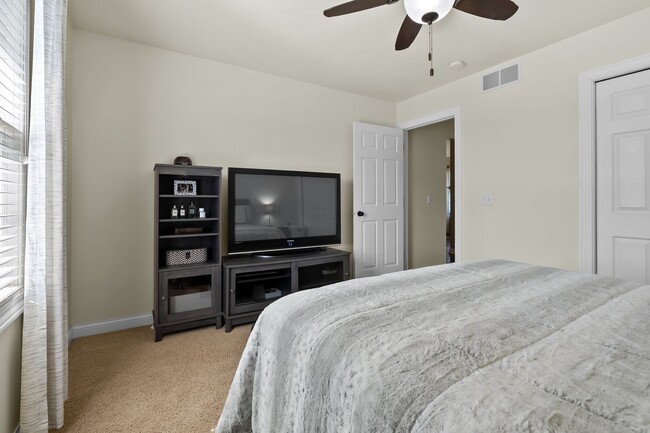 Building Photo - Four bedroom, 3 Bathroom with Bonus Room and Office, ranch style home in Mattawan!