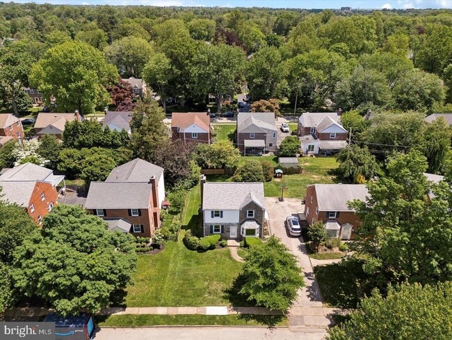 Building Photo - 609 Latham Dr