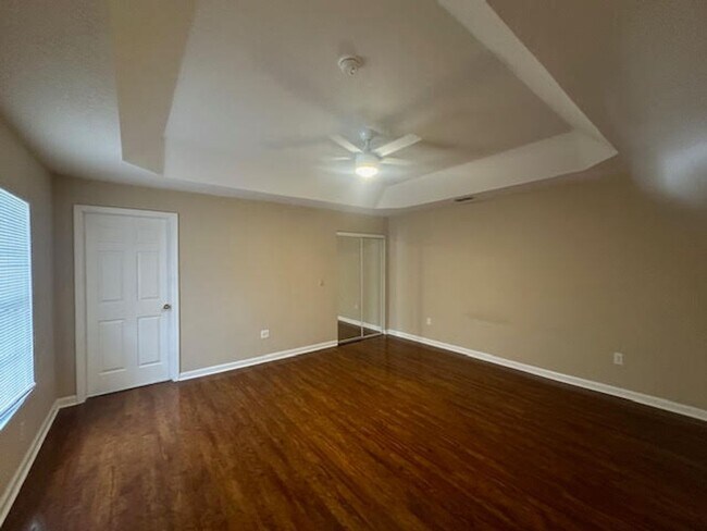 Building Photo - Pool Home on canal for rent !