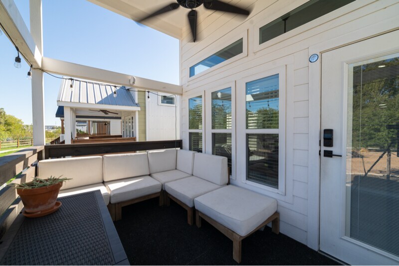 Building Photo - 8220 Canoga Ave