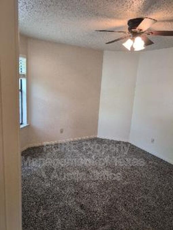 Building Photo - 1213 Gregory Ln