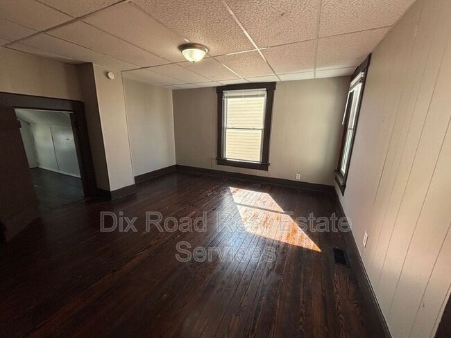 Building Photo - 526 Brandt St