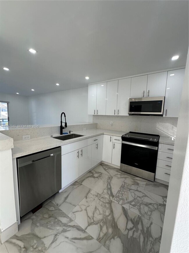 Building Photo - 4100 N 58th Ave