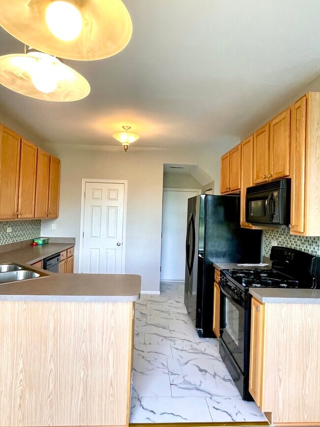 Building Photo - 541 Springbrook Trail N