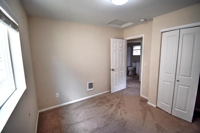 Building Photo - 8724 Stockholm Ln NE