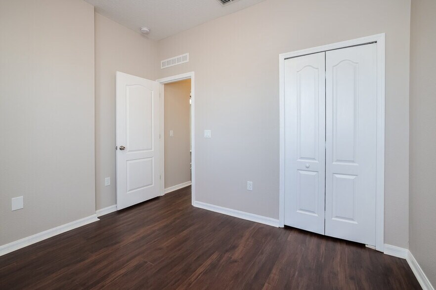 Building Photo - 2220 Paria Ln