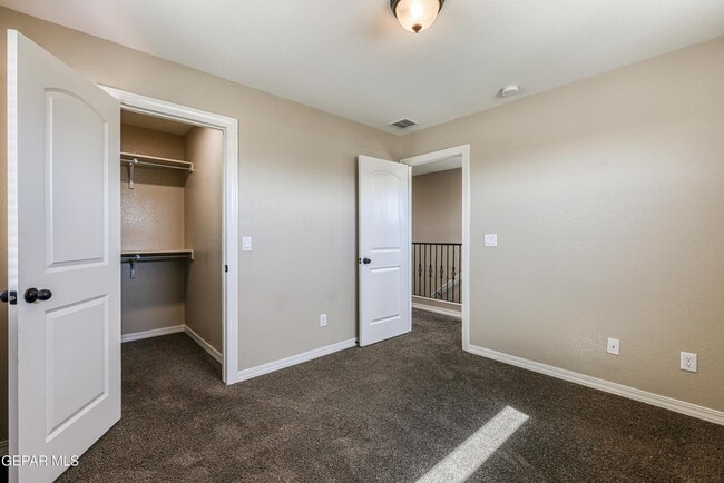 Building Photo - 5525 Valley Cedar Dr