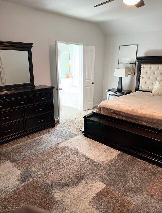 Building Photo - 17607 Desmond St