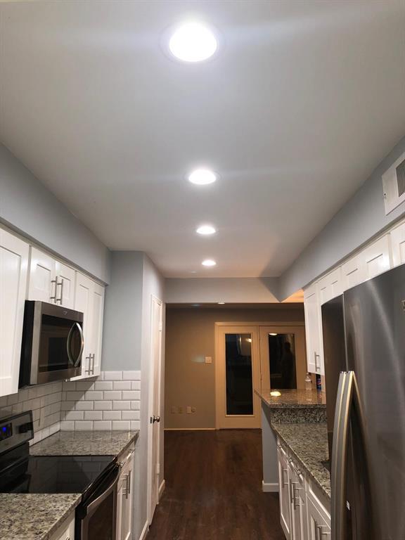 Building Photo - 13168 Trail Hollow Dr