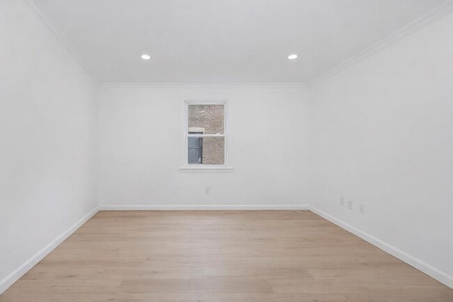 Building Photo - 80 Ferry St