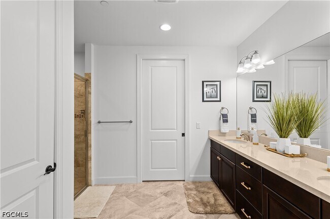Building Photo - 8760 Bellano Ct