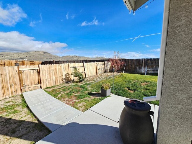 Building Photo - Cold Springs Beauty - Immaculate Newer Hom...