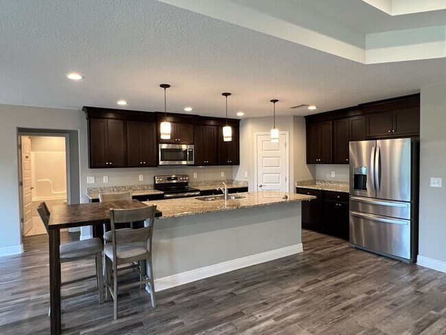 Building Photo - Executive Living