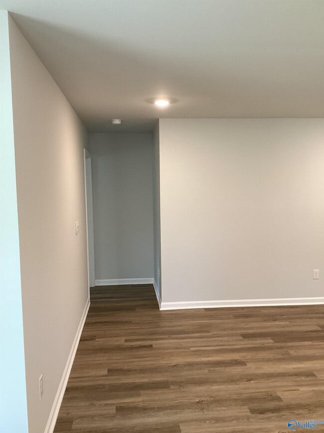 Building Photo - 414 Jackson Pt Cir