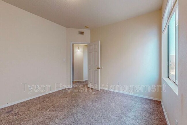 Building Photo - 4209 Ridgeway Ct