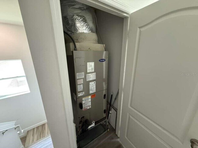 Building Photo - 408 N Finley Ave