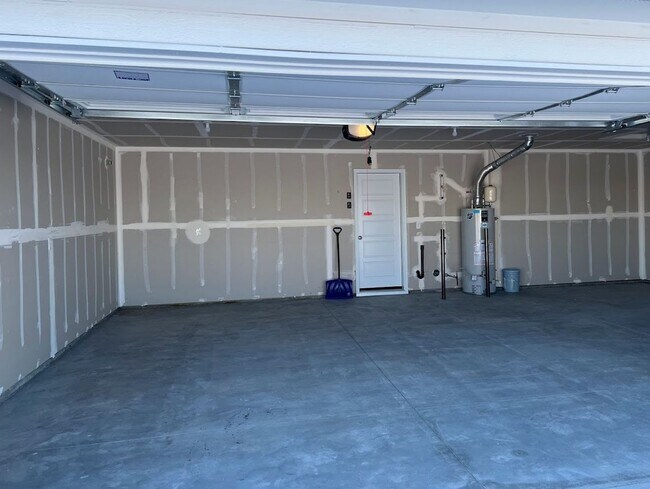 Building Photo - 4-bedroom dream home with a dedicated offi...