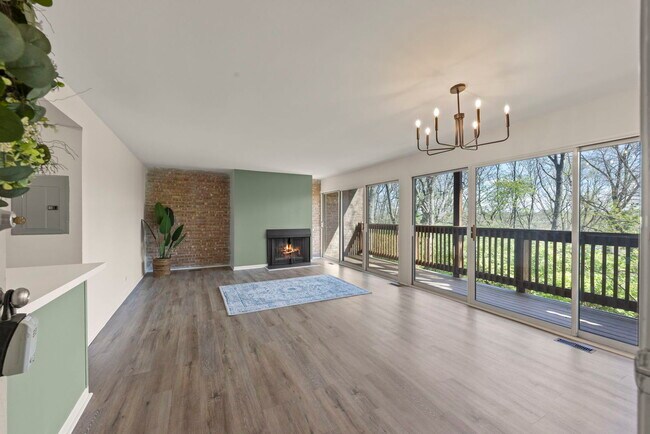 Building Photo - 5821 Oakwood Dr
