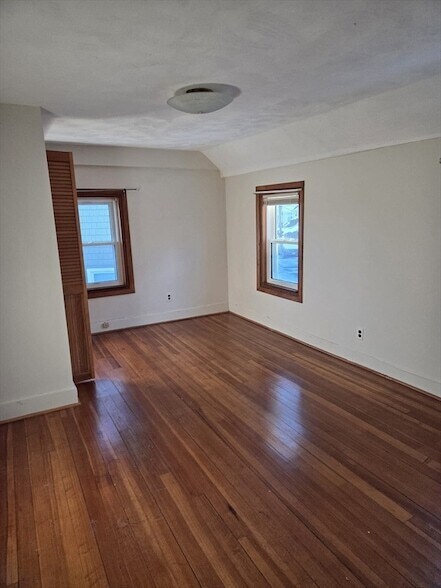 Building Photo - 78 Houghton St