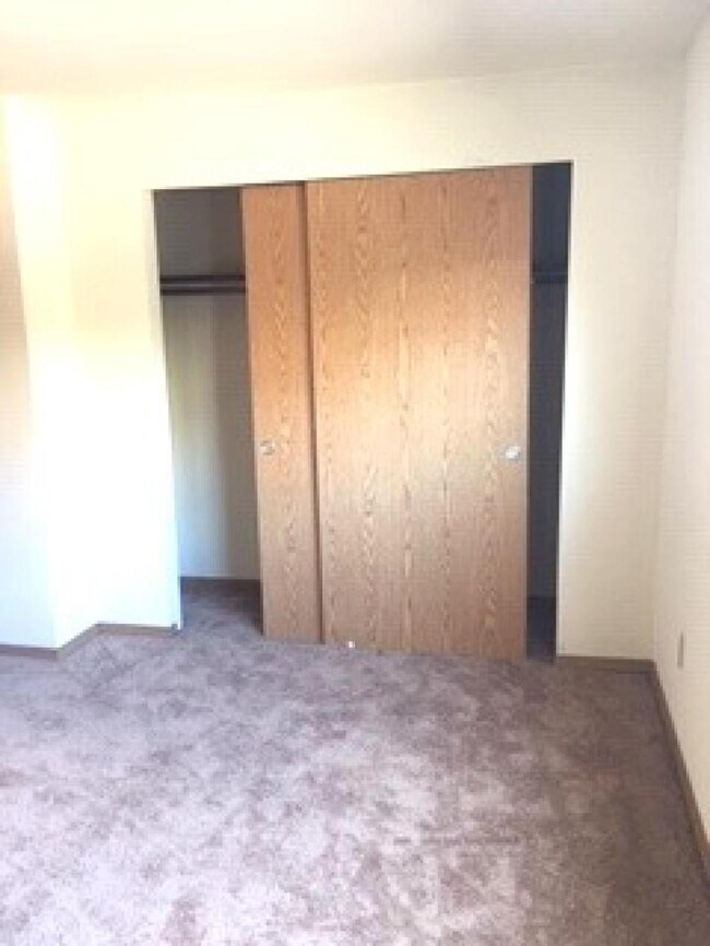 Building Photo - 2 bedroom in Seattle WA 98116