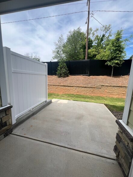 Building Photo - 1646 Granby Heights Dr