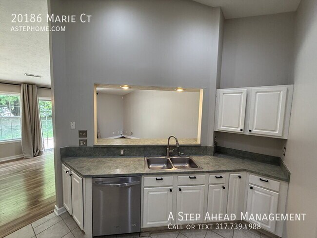 Building Photo - 20186 Marie Ct